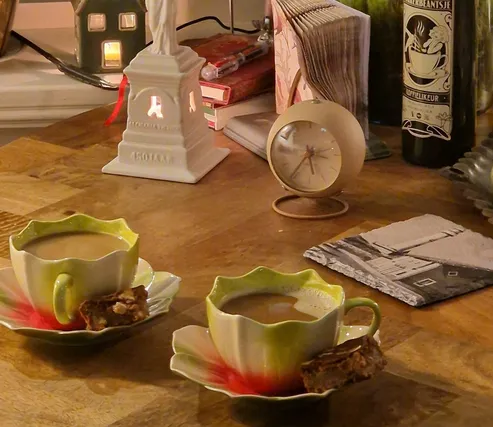 Dat zijn die mensen die altijd koffie drinken met gebak...