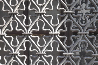 Relaties: hechten of loslaten?